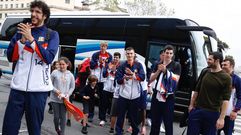 Llegada de los jugadores del B�squet Coru�a