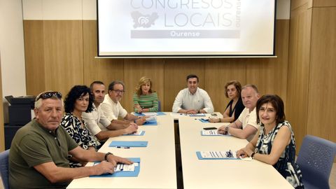 Los presidentes de los distritos del Partido Popular en la ciudad han pedido a Manuel Cabezas, de manera unnime, que presente su candidatura al congreso local para dirigir el partido en la ciudad