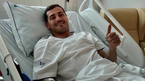 Iker Casillas publicó una imagen en sus redes sociales tras ser intervenido