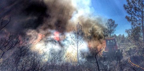 Gran despliegue de medios para apagar los incendios de Rodeiro.