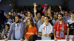 Aficionados celtistas durante el �ltimo derbi disputado en Bala�dos