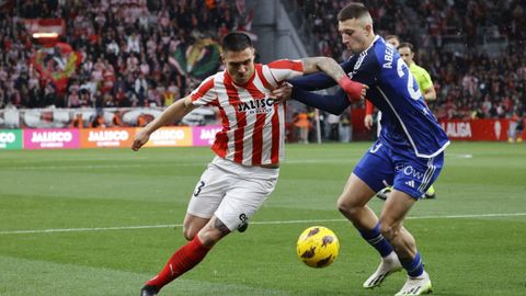 Derbi asturiano entre el Real Sporting de Gijon y el Real Oviedo en El Molinn