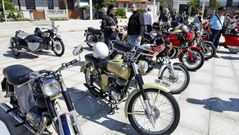 Los moteros hicieron una primera para en Combarro