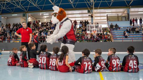 Xinzo vivi� un s�bado destinado a los ni�os y al baloncesto
