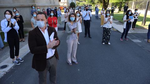 Concentraci�n y minuto de silencio en recuerdo de las v�ctimas del coronavirus en San Caetano