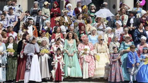 Foto de familia de los participantes en el Festival Ferrol Ilustrado.