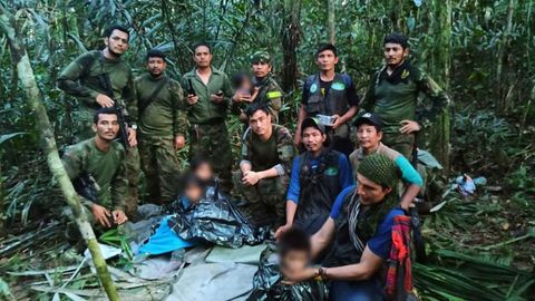 Milagroso hallazgo de los cuatro nios perdidos en la selva de Colombia. Los menoreshaban logrado sobrevivir a un accidente de avioneta y pasaron 40 das desaparecidos. 09/06/2023