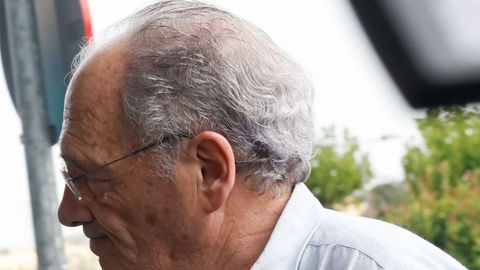  El actor Carlos Olalla a su llegada a la capilla ardiente.