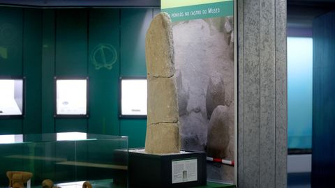 Cipo púnico hallado en el castro del propio museo