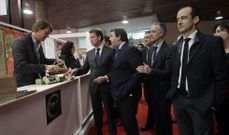 El presidente de la Xunta y el alcalde de A Coru�a visitan el puesto de Galo Celta.