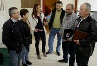 Los concejales de los tres partidos de la oposici�n de O Valadouro que impulsan la moci�n de censura.