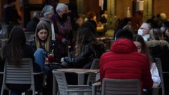 Terrazas llenas al final del festivo de San Jos� en A Coru�a