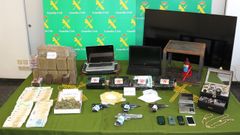 Objetos incautados por la Guardia Civil durante la operaci�n MATTA contra una banda de narcos en Asturias.Objetos incautados por la Guardia Civil durante la operaci�n MATTA contra una banda de narcos en Asturias