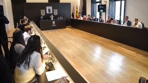 Vista general del salón de pleno del Concello de Pontevedra durante una sesión de  la corporación municipal