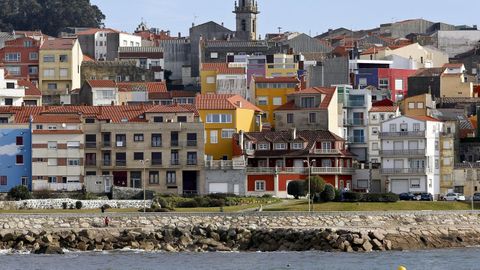 Casas de colores en el puerto de A Guarda.