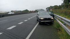 El ocupante del turismo que se sali de la va en AG-11 result ileso.