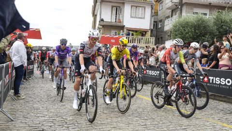 Imgenes de la Etapa 16 de La Vuelta a Espaa entre Poio y Mos