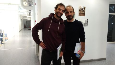 Javier Cebri�n y Marcos Guardado tras participar en la primera jornada del taller
