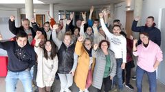 Estudiantes de la iniciativa Tah�me tras una de sus clases en la casa de la cultura de Xu�o.