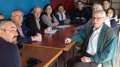 Ram�n Garc�a Montes, con la ejecutiva del PSOE de Siero.Ram�n Garc�a Montes, con la ejecutiva del PSOE de Siero