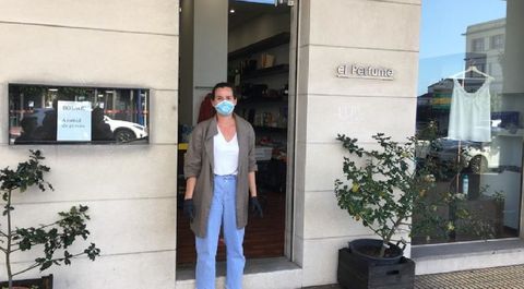 Elena Liste, en su tienda El Perfume, en O Burgo
