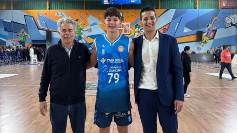 Gerardo, Rub�n y Saulo Hern�ndez (presidente, jugador y entrenador del Zamora)