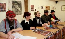 El museo de Lal�n acogi� la presentaci�n del premio, con presencia de alg�n director de centro educativo.