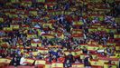 Aficionados espa�oles durante el partido amistoso que las selecciones de Espa�a y Egipto disputan este martes en el RCDE Stadium de Cornell�-El Prat, en Barcelona.