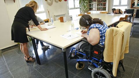 Exmenes de selectividad en el colegio de la Once