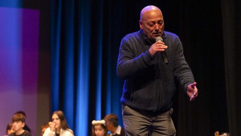 As� foi a festa galega da regueifa en Carballo, imaxe a imaxe, rima a rima