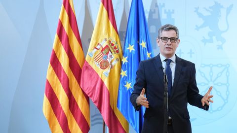 El ministro de la Presidencia, Relaciones con las Cortes y Justicia, Félix Bolaños, hace una declaración sobre la respuesta del Tribunal Supremo al juez Peinado, en la Delegación del Gobierno en Barcelona.