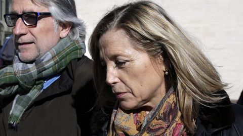 LOS ACUSADOS | Joana Ortega, ex vicepresidenta | Se enfrenta a los mismos cargos que el expresidente de la Generalitat, pero la Fiscal�a pide menos pena: nueve a�os de inhabilitaci�n para cargo p�blico.