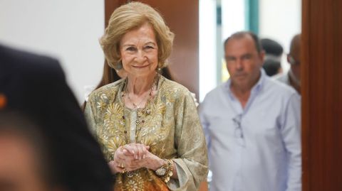 Do�a Sof�a, a su entrada en el sal�n de actos del consitorio