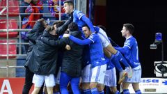 Los jugadores del Oviedo celebran el gol de Christian al Numancia