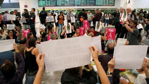 Desalojo en la estaci�n de Sants en Barcelona