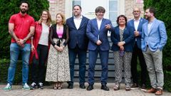 De izquierda a derecha, Valtonyc, Meritxell Serret, Carme Forcadell, Oriol Junqueras, Carles Puigdemont, Dolors Bassa, Raul Romeva y Antoni Comin
