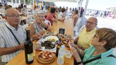 Buen ambiente el primer da de la Fiesta del Mexilln de Vilanova