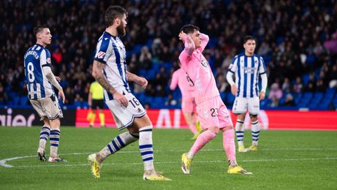 El jugador del Celta Hugo �lvarez lamenta una ocasi�n fallada frente a la Real Sociedad en Anoeta.