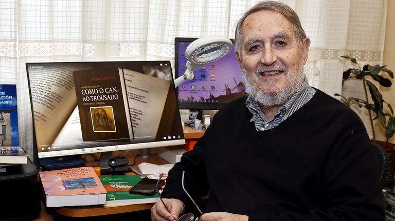 Manoel da Costa es escritor y profesor jubilado de ingenier&iacute;a de la Universidad de Vigo. 