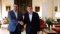 El presidente del Principado de Asturias, Adri�n Barb�n, y el embajador de Espa�a en Argentina, Joaqu�n de Ar�stegui