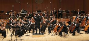 La orquesta compostelana estar� dirigida por su titular Paul Daniel y el acompa�amiento del pianista Luis Fernando P�rez.