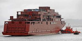 El casco del ferri lleg� a Vigo el pasado 16 de junio, fecha desde la que Vulcano est� buscando armador.