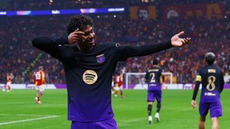 Lamine Yamal durante el partido ante Galatasaray.