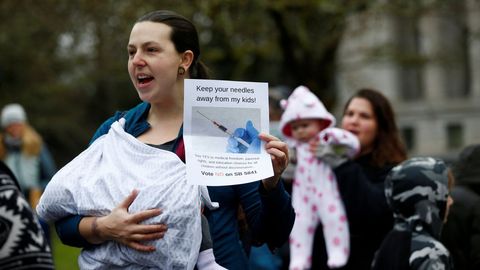 Protesta de grupos antivacunas en Estados Unidos 