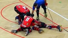 Brutal agresi�n con el stick en un partido de hockey