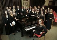 Antes de cantar el �R�quiem� de Verdi, varios coralistas comentaron sus peripecias para ensayar. 