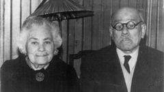 Don Emerito, xa maior nunha foto na que aparece coa s�a dona