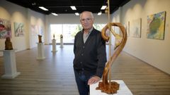 Aquilino Pardal expone sus esculturas en el centro comercial Arousa