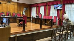Los dos acusados durante el juicio en la Audiencia Provincial de Ourense
