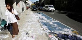 La huelga de limpieza viaria y recogida de basuras deja im�genes como esta en las calles de la capital lucense. 